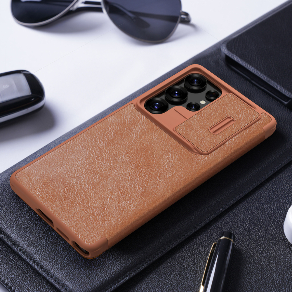 Кожаный чехол книжка коричневого цвета от Nillkin для Samsung Galaxy S25 Ultra, серия Qin Pro Leather с сдвижной защитной шторкой для камеры