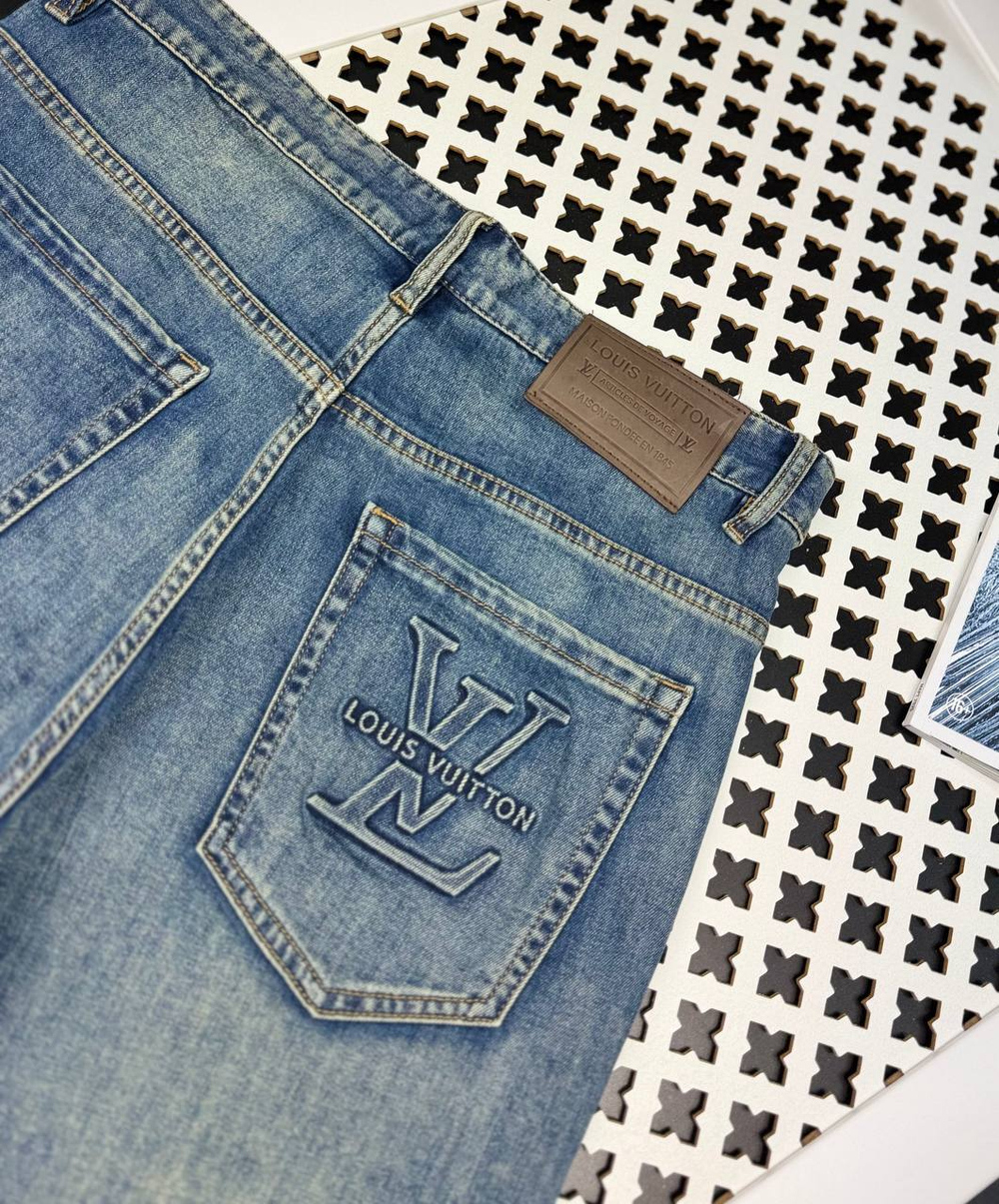 Джинсовые шорты Louis Vuitton
