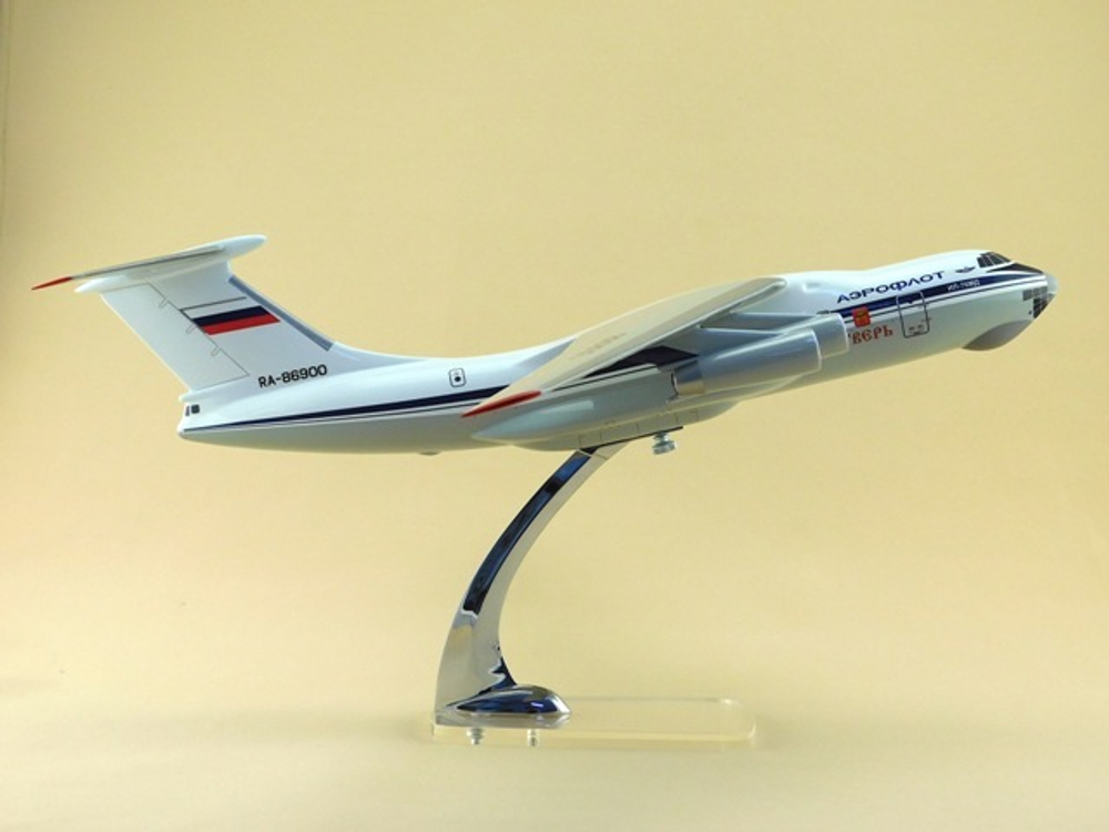 Модель самолета Ил-76МД (М1:100, Тверь, с кабиной стрелка)