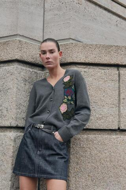 ZARA КАРДИГАН С ЦВЕТОЧНОЙ ВЫШИВКОЙ, СЕРЫЙ