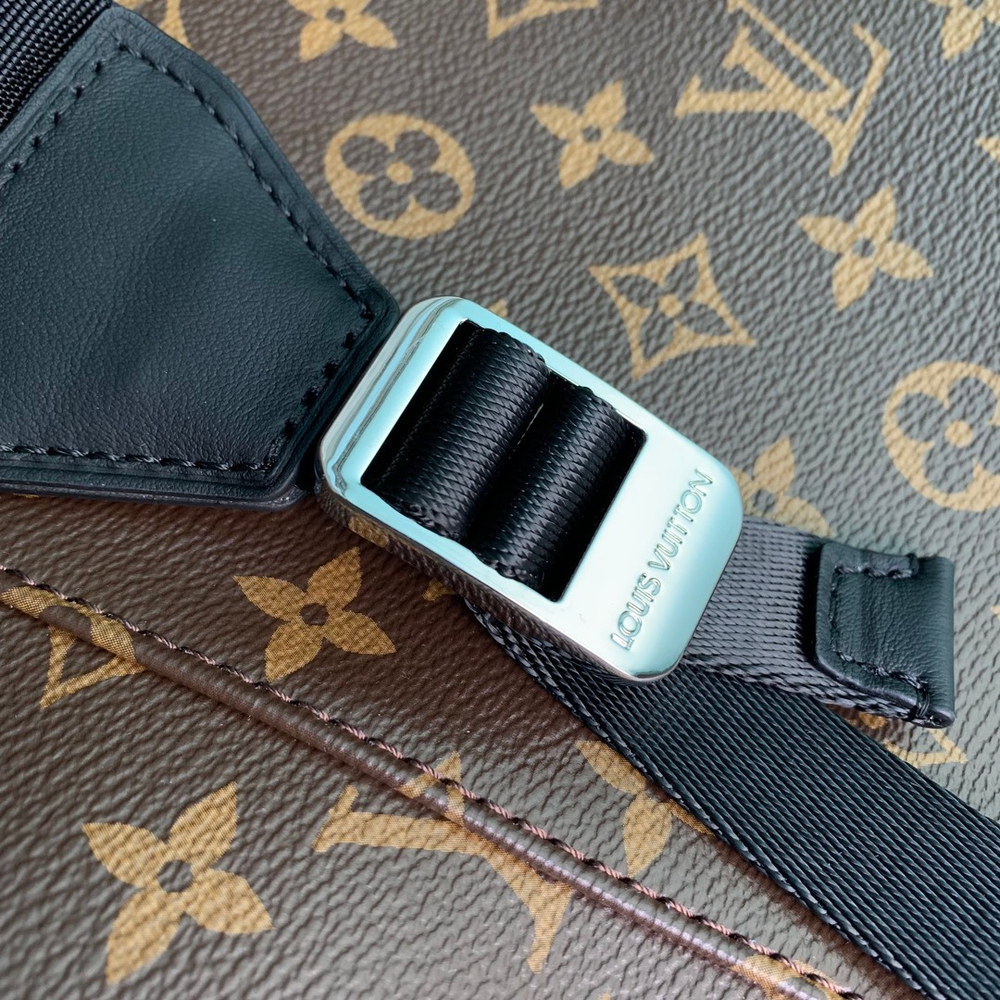 Louis Vuitton Christopher MM
