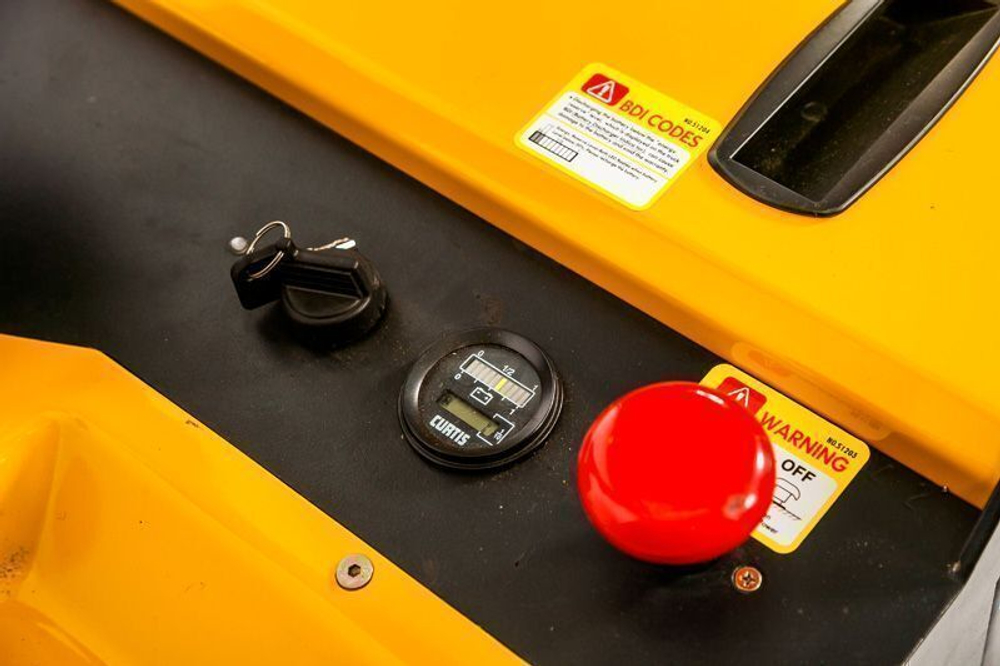 Штабелер самоходный 1,5 т 3,0 м TOR ES15DE (с платформой)