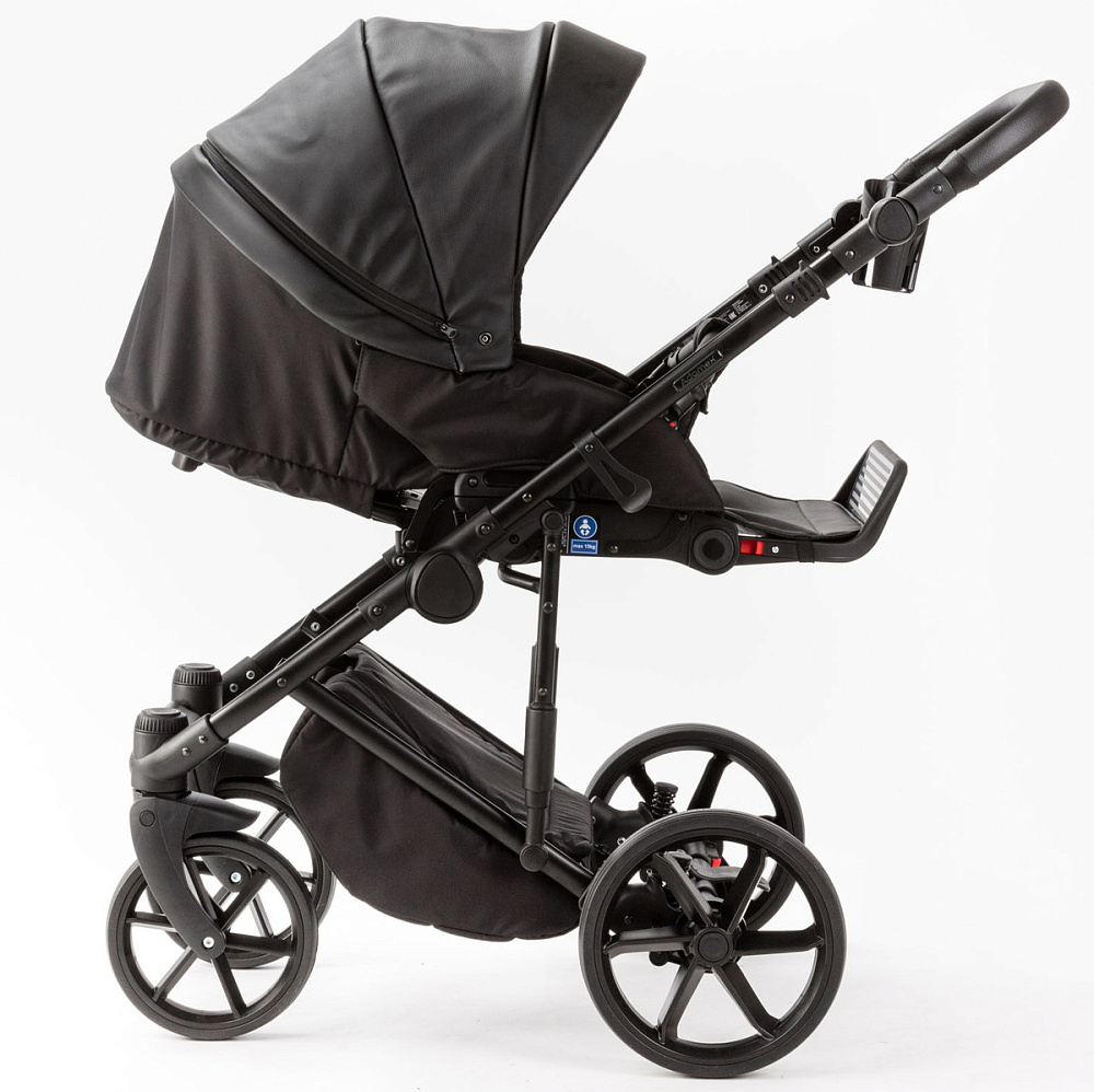 Детская коляска Adamex Locco Light Deluxe 2 в 1 LL-SA02 (ЧЕРН.КОЖА)