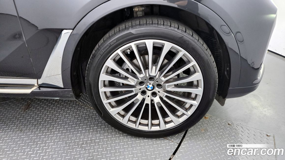 BMW X7 (G07) xDrive 40i Design Pure Excellence 6-и местный (06.2022)