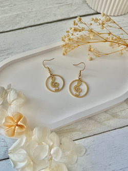 Серьги "Скрипичный ключ. Круг" золотистые