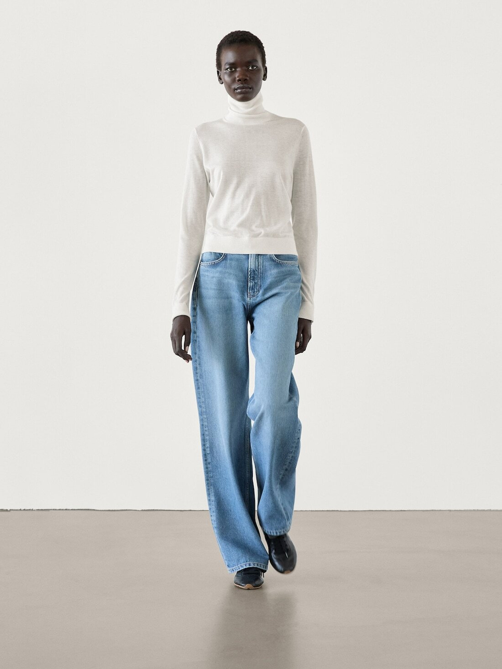 Massimo Dutti Свитер с высоким воротником, натуральный, кремовый