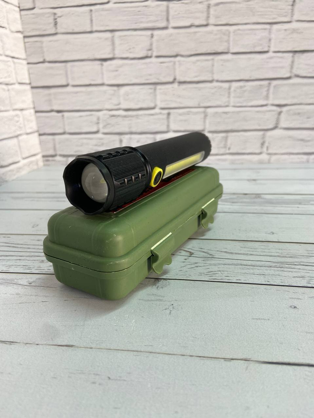 Фонарь ручной BL-C72-P50