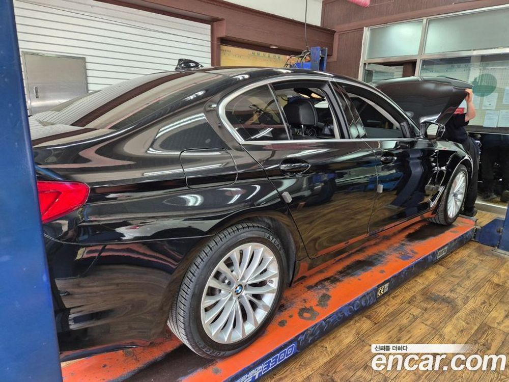BMW 5 Series (G30) 520d Luxury Plus (08.2019)
