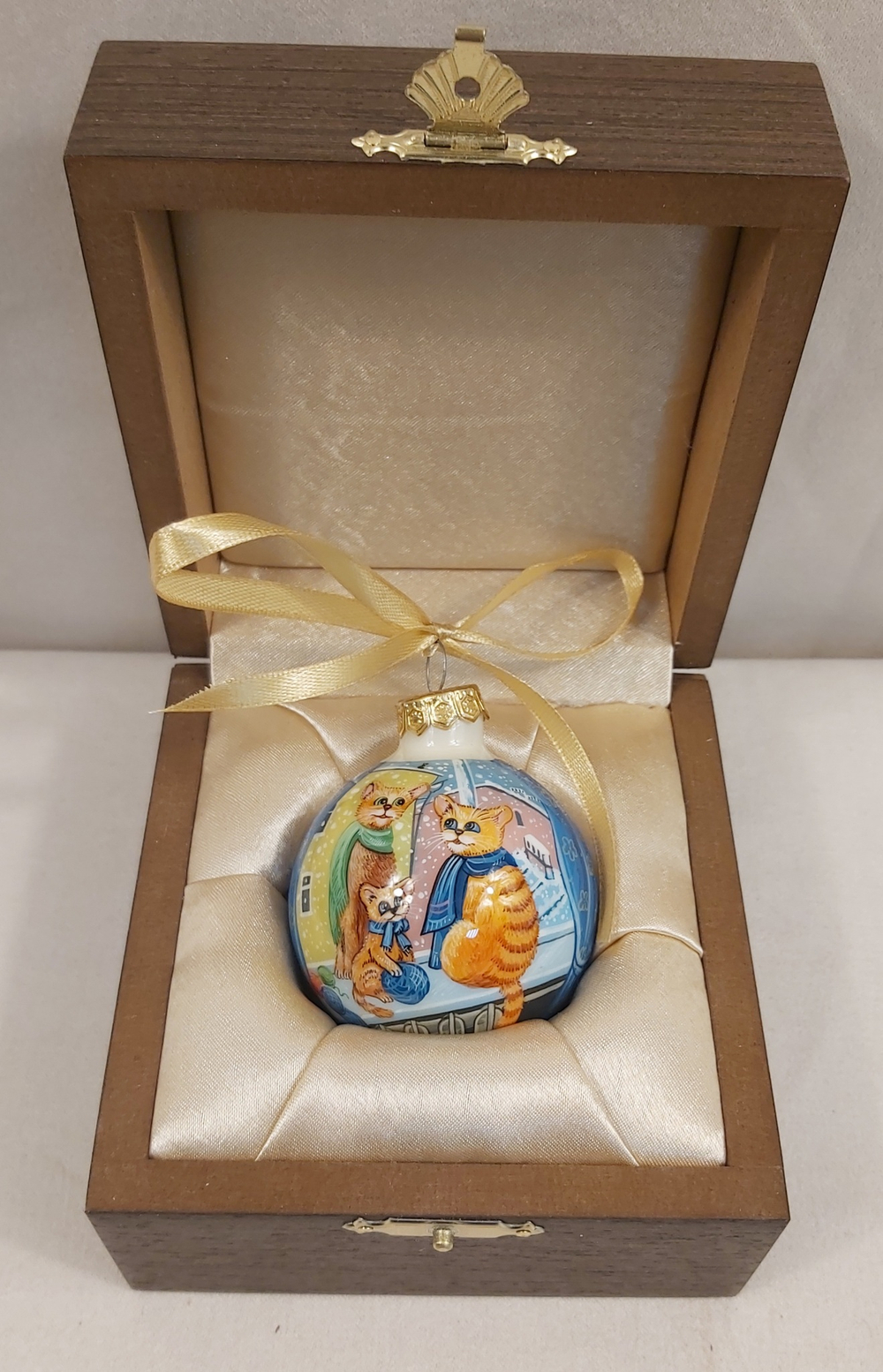 Шар новогодний с ручной росписью  Палех "Котики"