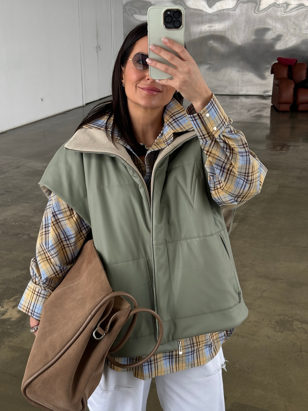 Объемный жилет из эко-кожи