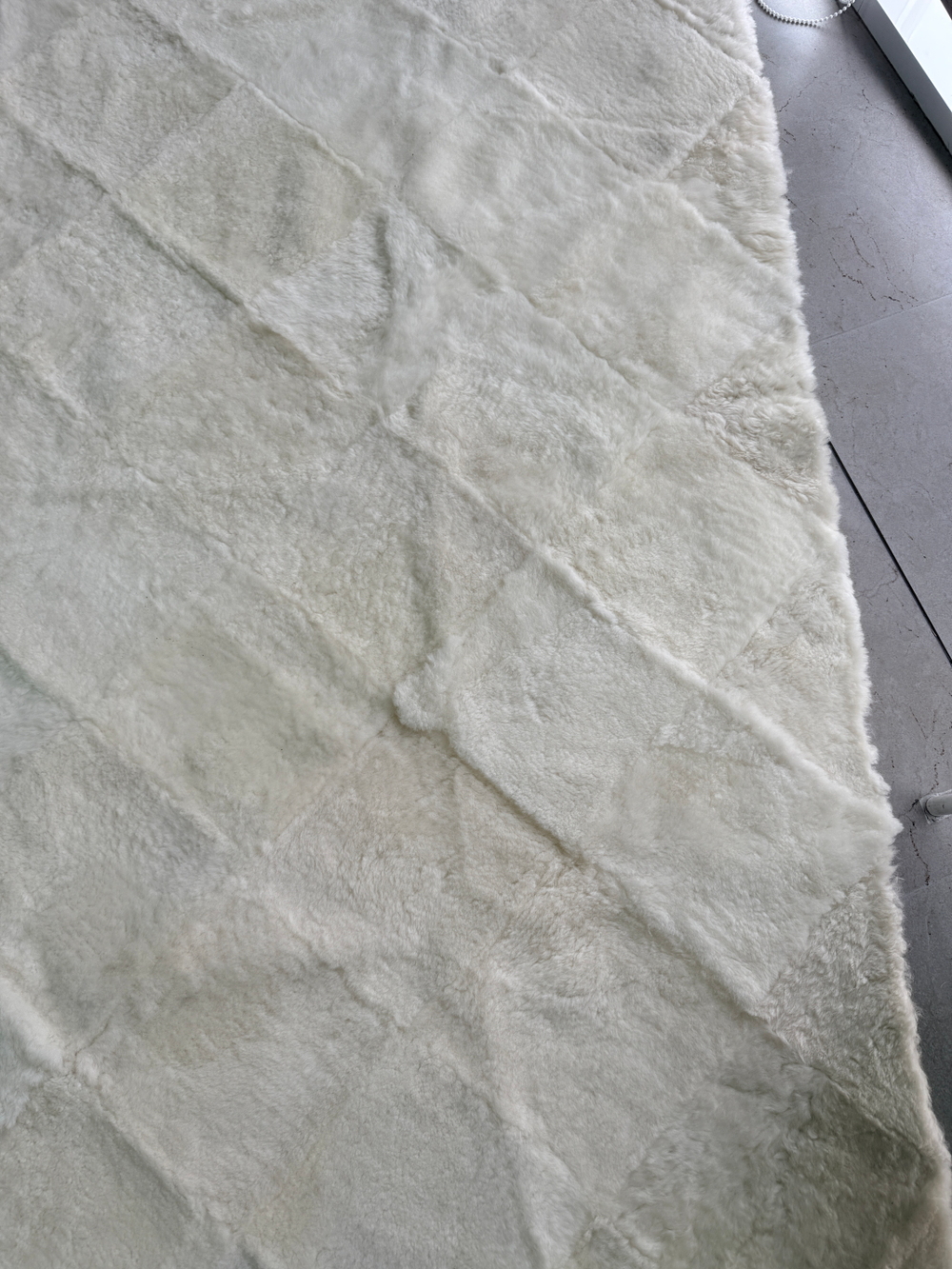 Ковер прямоугольный натуральный мех овчина, 220 х 200 см.