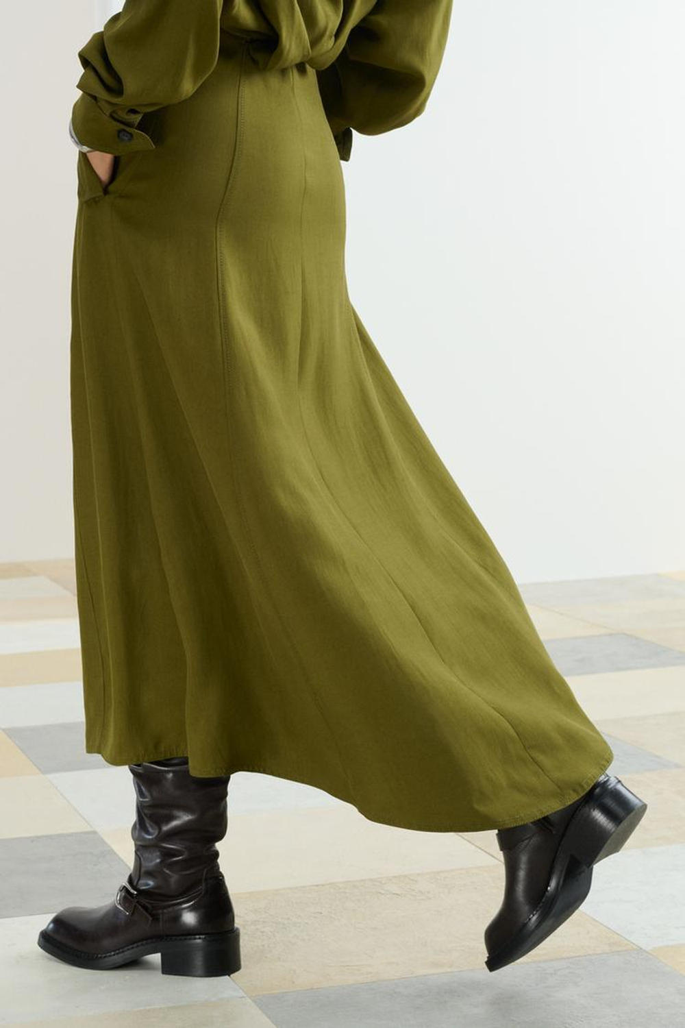 ZARA ПЛАТЬЕ МИДИ С ВЫСОКИМ ВОРОТНИКОМ, ХАКИ