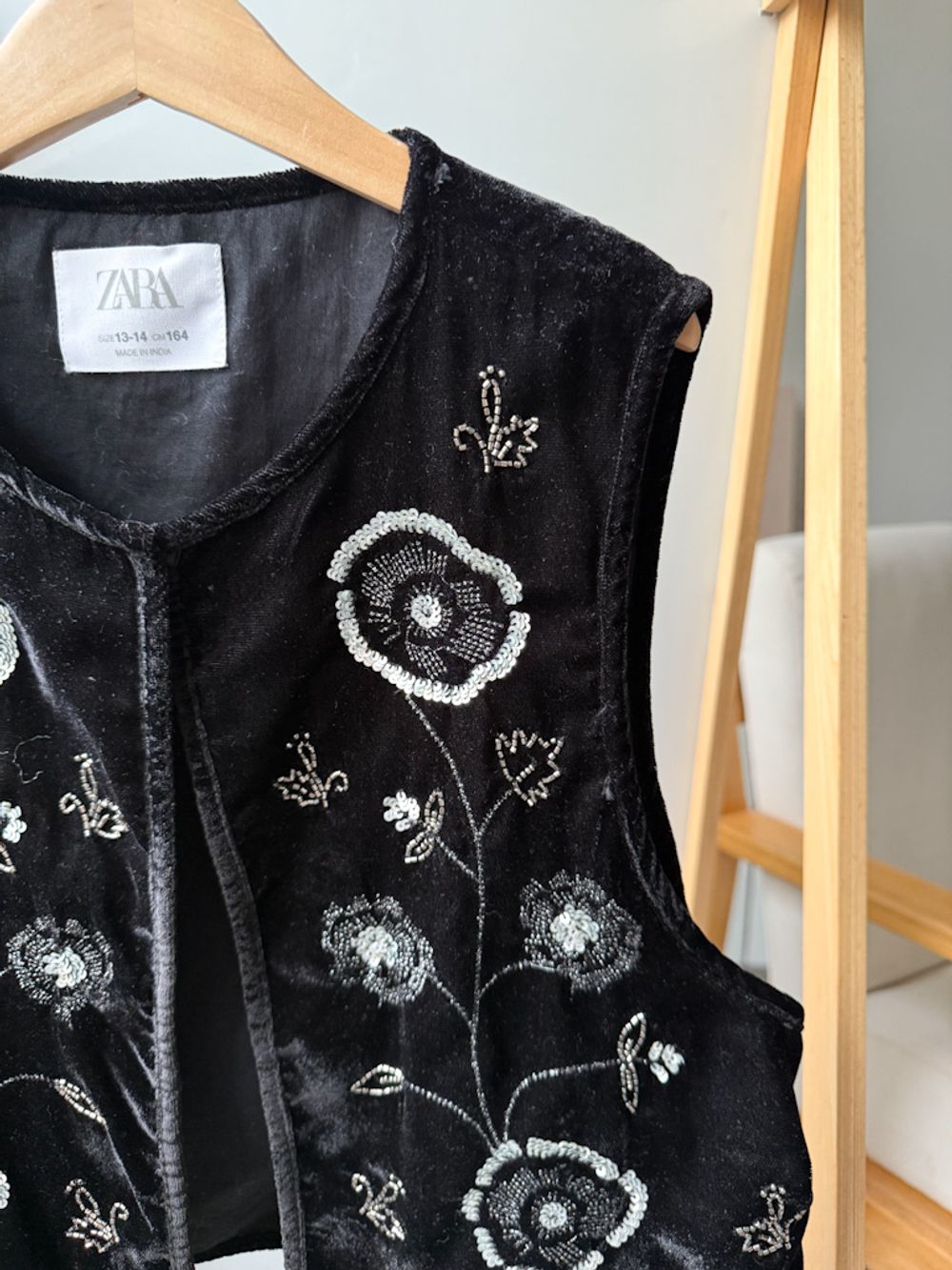 Бархатный жилет Zara, 164