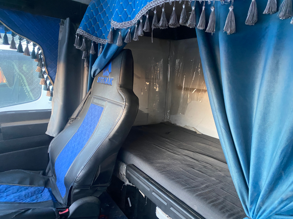 SITRAK C7H 6x4 Седельный тягач ZZ4256V364HE (Дизельный, 10,5 л, 441 л.с., MT)