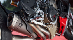 Akrapovic Глушитель титановый Ducati Streetfighter V4 / V4 S Ti