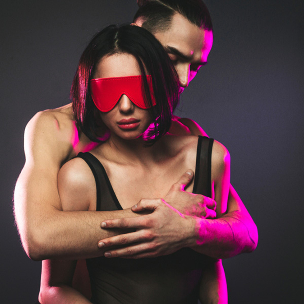 Красная маска на резиночке Lola Games Party Hard Mask Shy Red 1141-01lola