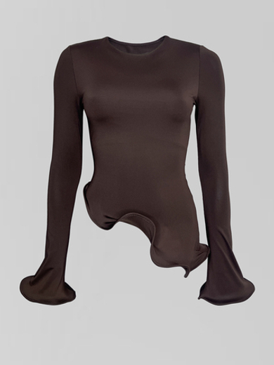 Лонгслив однотонный с расклешенными рукавами и баской