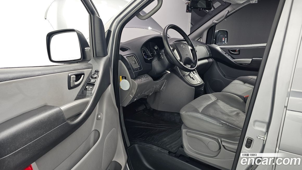 Hyundai The New Grand Starex Van 3-х местный (08.2019)