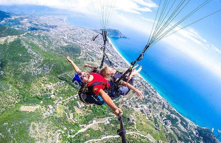 Параглайдинг с горы Яссы на высоте 800 м