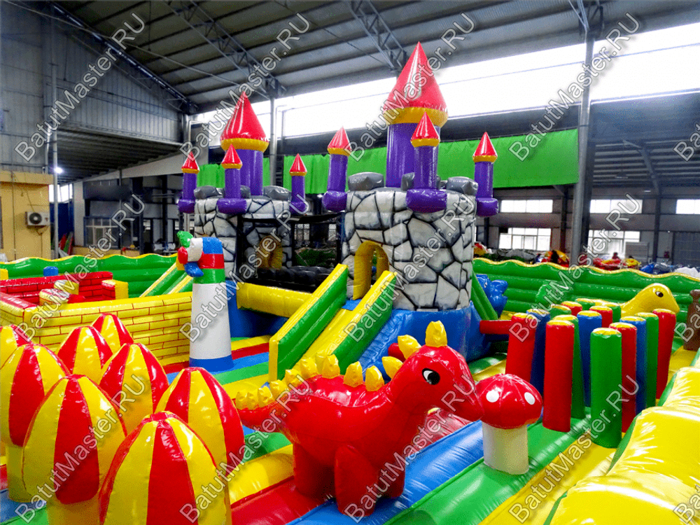 Большой надувной батут "Средневековье" 12*12*5 м