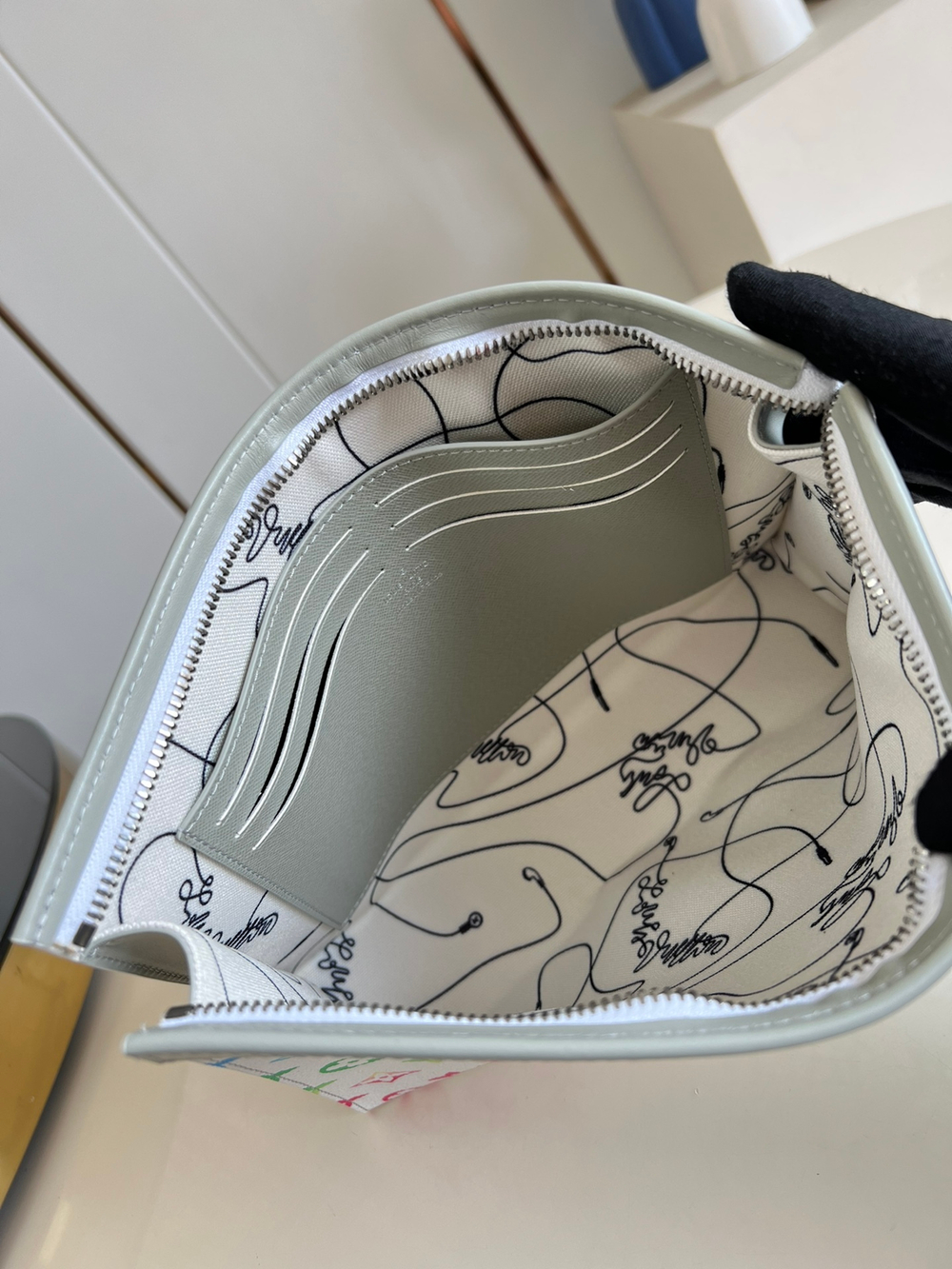Louis Vuitton Pochette Voyage MM