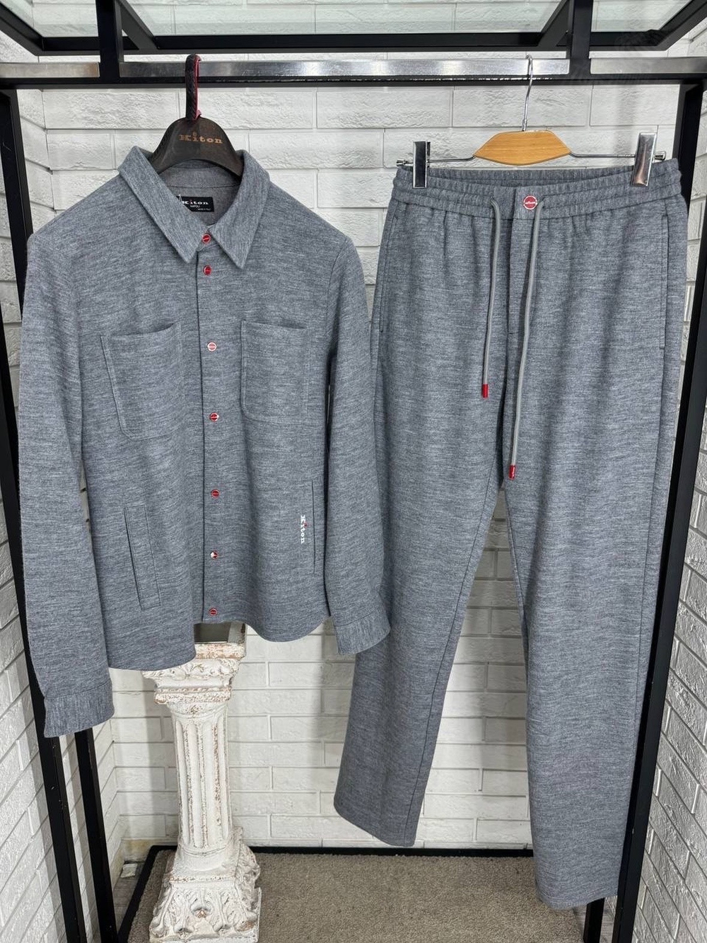 Кашемировый костюм Kiton