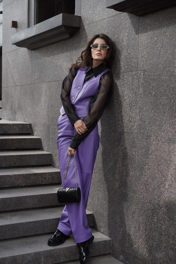 Брюки кожаные палаццо фиолетовые