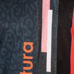 Мужская футболка изумрудная с разноцветным принтом Sesmik by Vlad Sedov VS002/VS0055