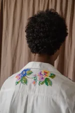 Рубашка Soeurs с Букетами Садовых Цветов белая