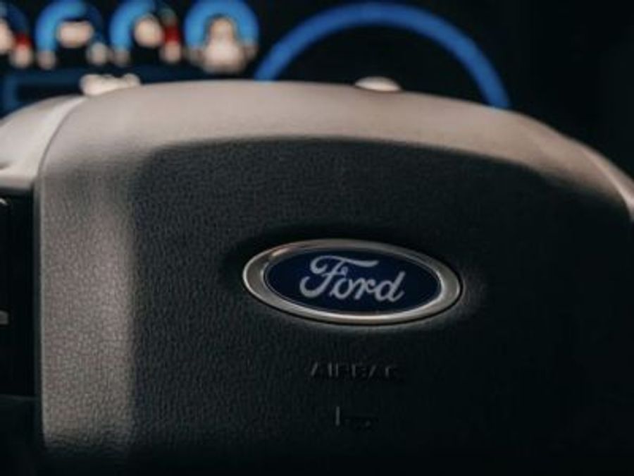 Ford запатентовала автомобильную «прослушку» для показа рекламы