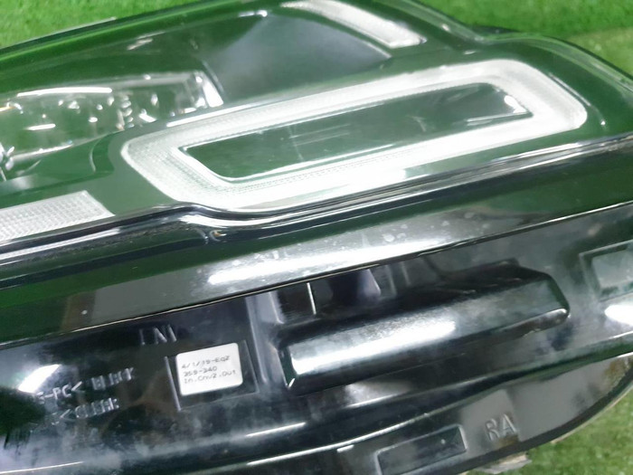 Фара правая Range Rover Velar (2017-2023) LED