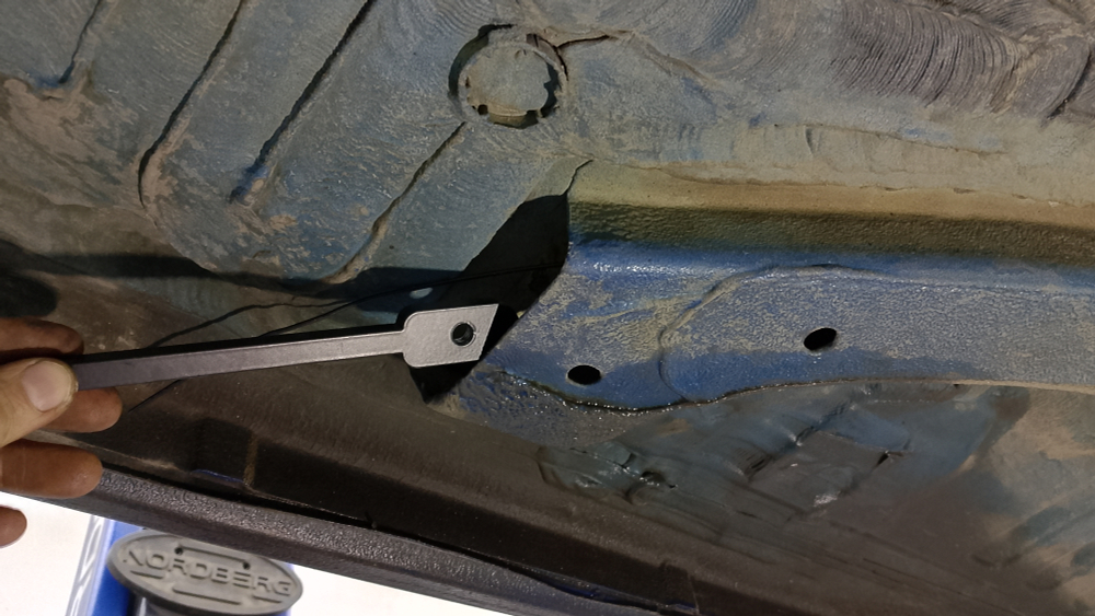 Распорка средняя нижняя 4-х точечная Peugeot 207 RC (ПОД ЗАКАЗ)