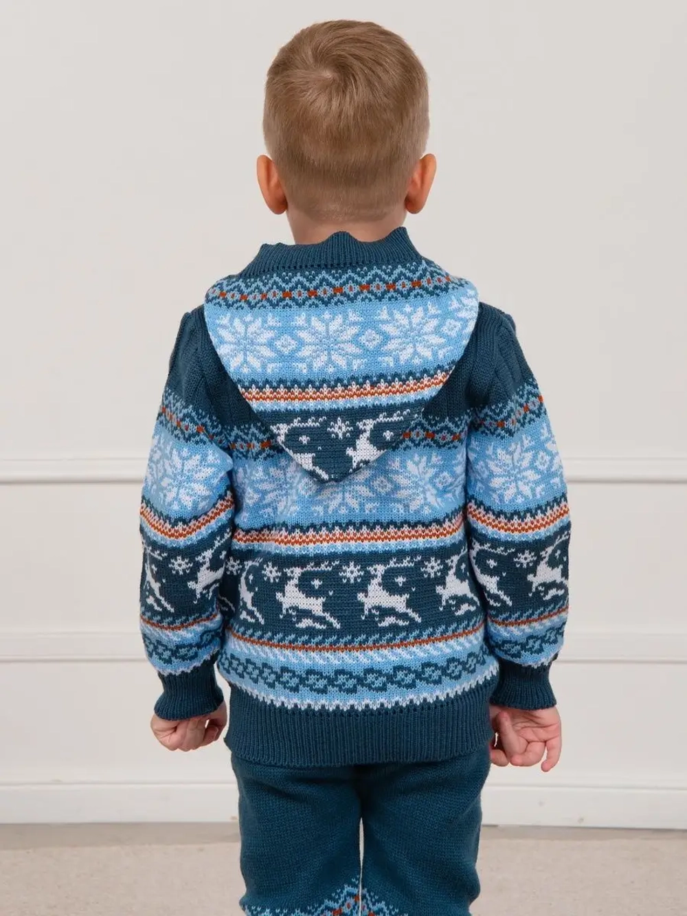 Кофта вязаная на молнии