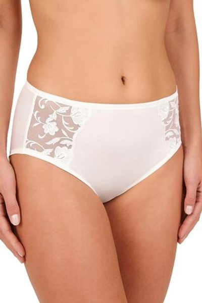 Классические трусы с высокой посадкой Moments (Размер: 44) (Цвет: белый)