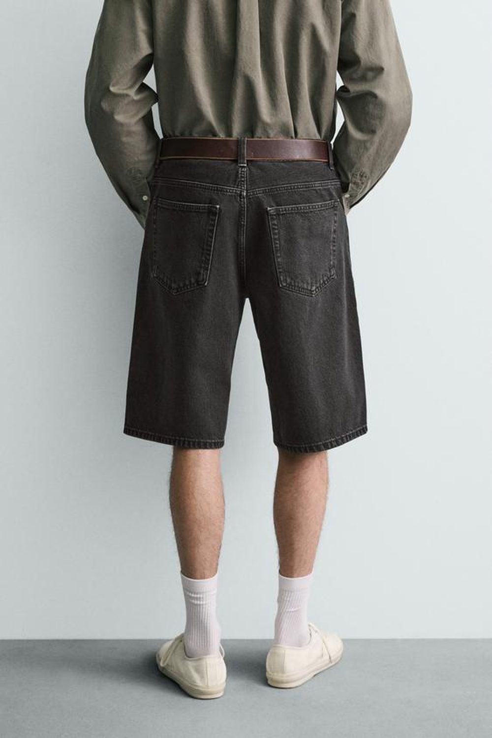 ZARA ДЖИНСОВЫЕ ШОРТЫ BAGGY FIT, УГОЛЬНЫЙ