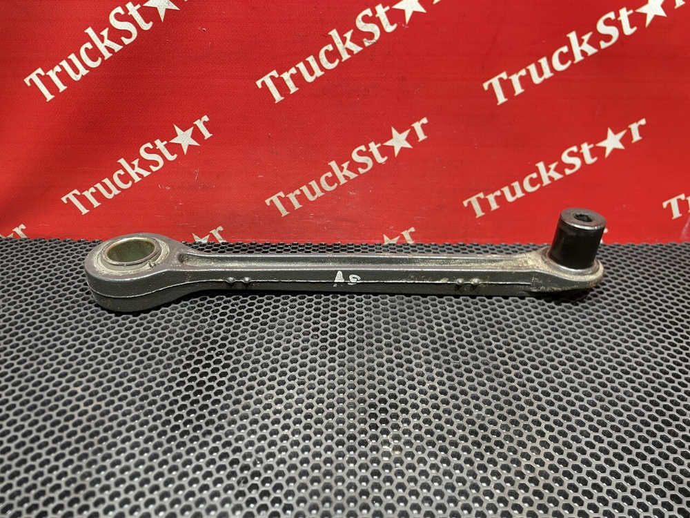 Стойка переднего стабилизатора