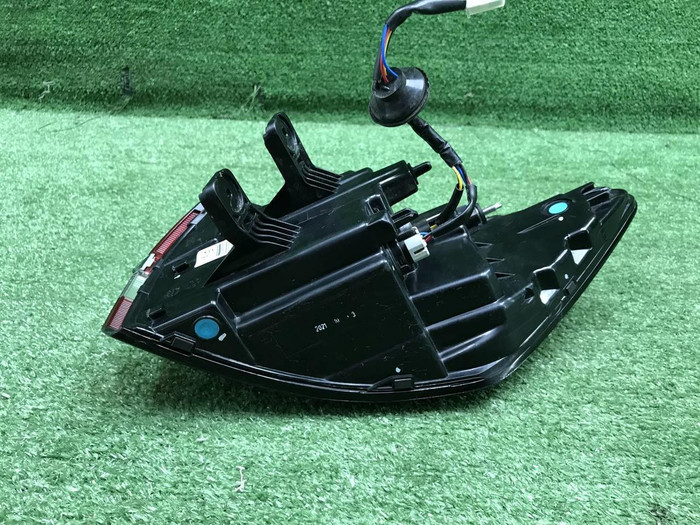 Фонарь левый внешний Geely Coolray (2019-2023)