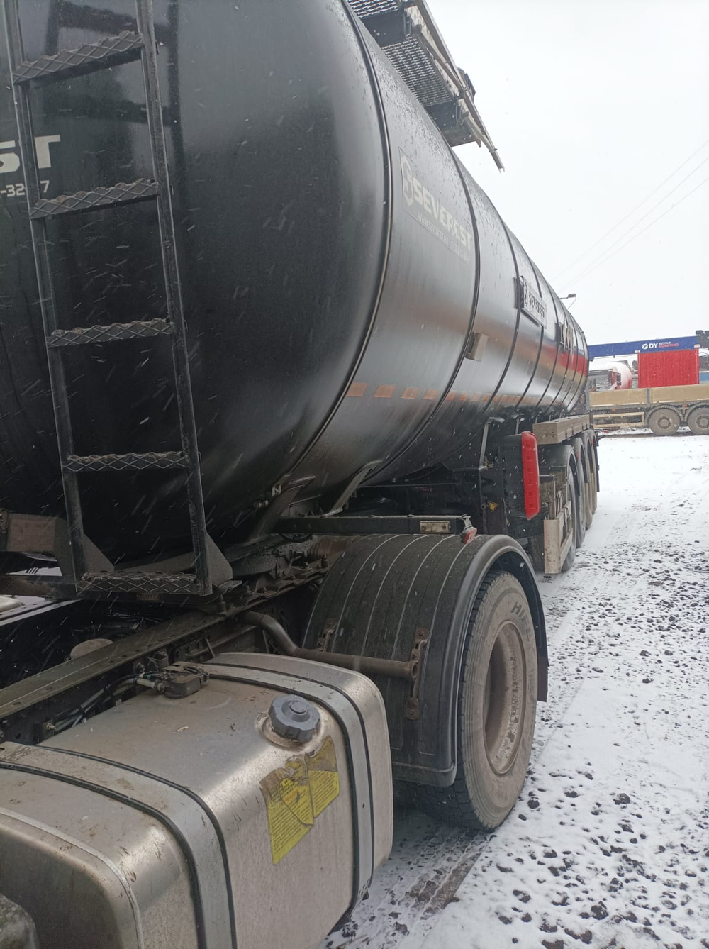 УралСпецТранс 9465* Полуприцеп цистерна 946514-В1-02