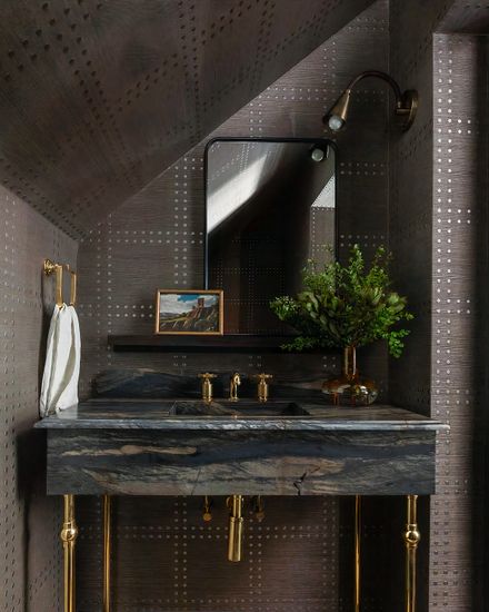 Зеркало в чёрной раме “Теони”