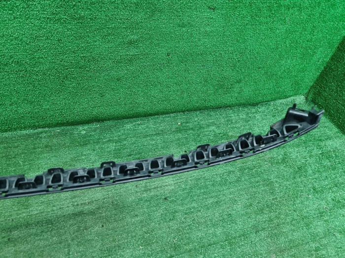 Решетка переднего бампера Hyundai Staria (21-нв)