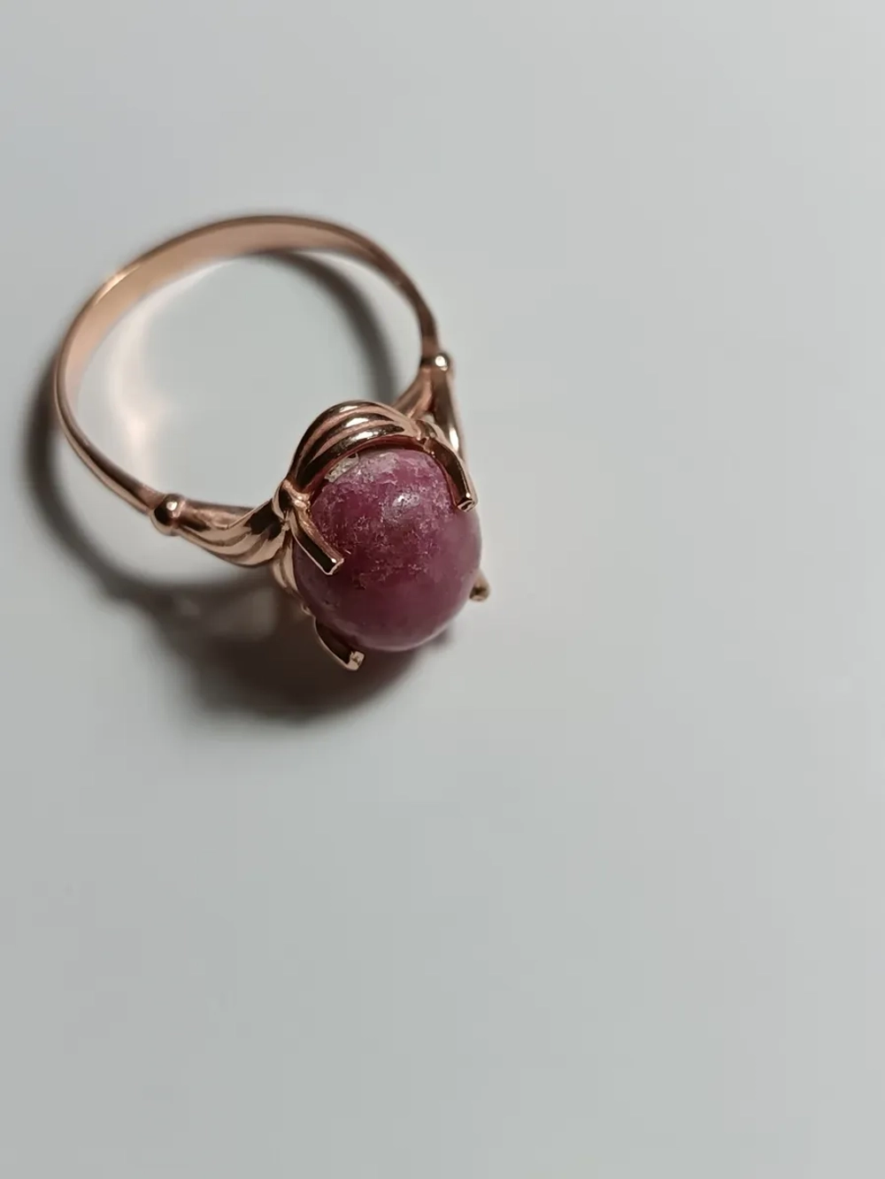 Кольцо бижутерное с родонитом