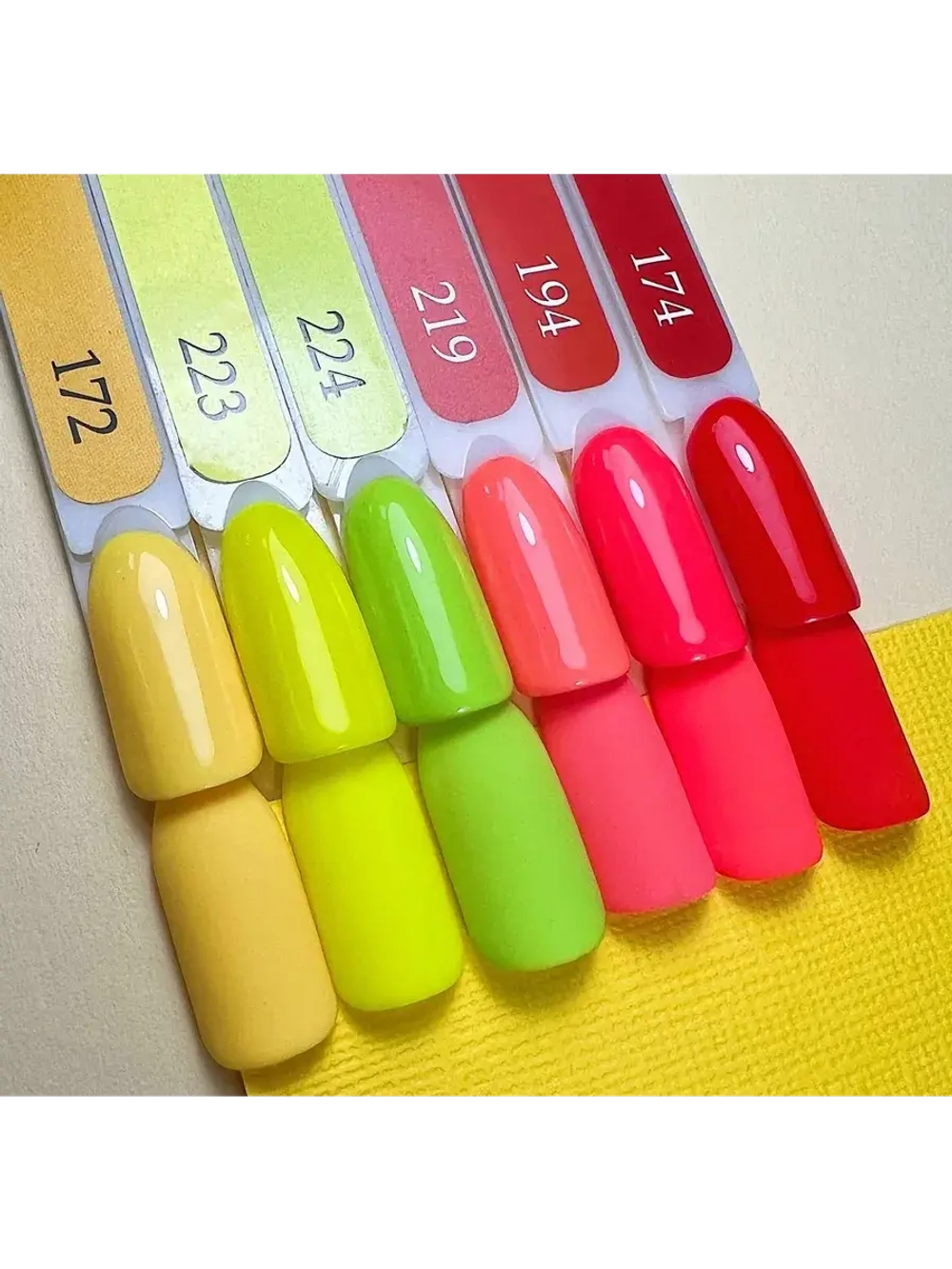 ElliS Гель лак для ногтей 194 светло красный