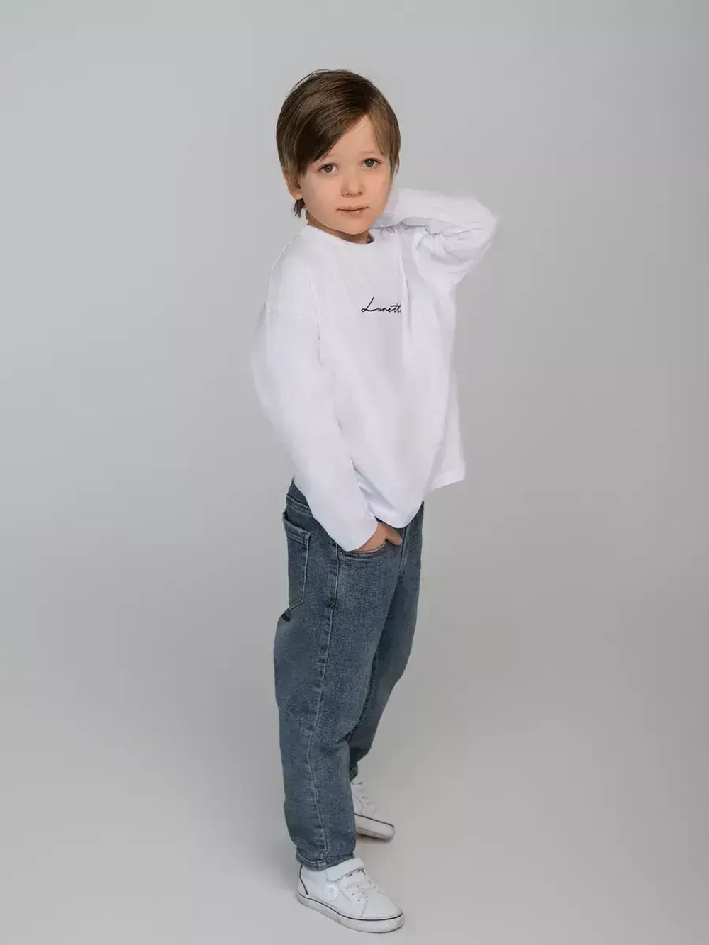 Лонгслив для мальчика, белый, в школу