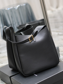 Saint Laurent Large Le 5 A 7 Supple 31 cm