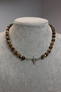 Колье с натуральным камнем тигровый глаз - «Тигровое сердце»