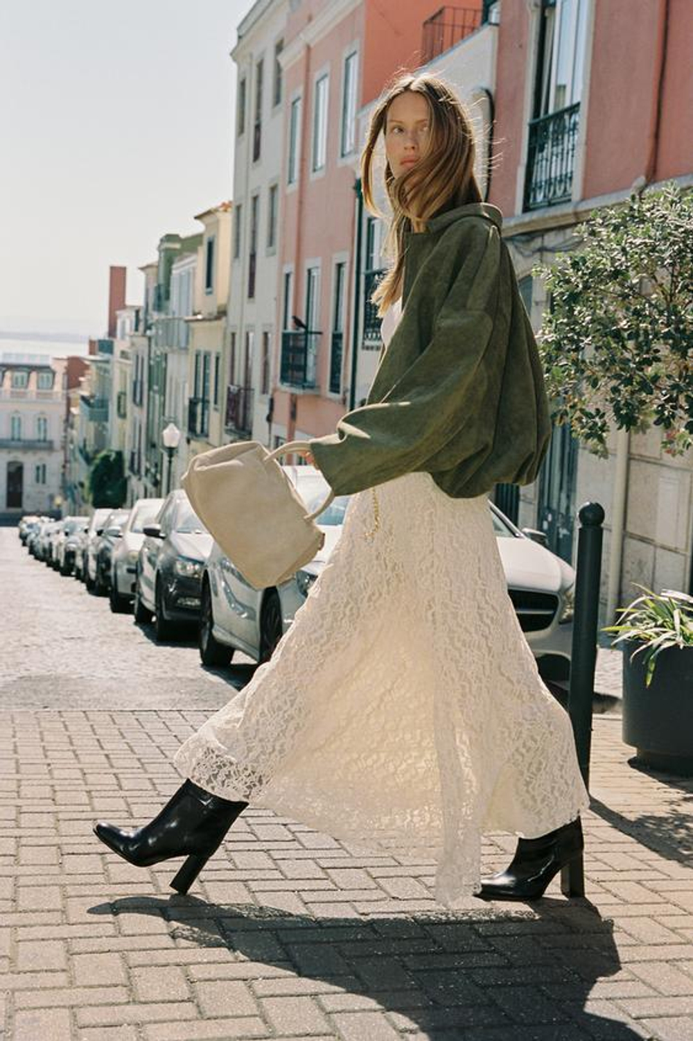 ZARA ЮБКА МИДИ С ПОЯСОМ-ЦЕПОЧКОЙ, ЭКРЮ