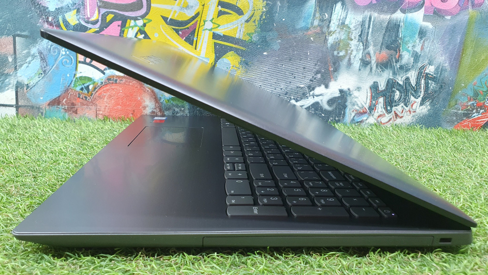 Ноутбук Lenovo i5-7/4Gb/Radeon 530 2 ГБ/IdeaPad 320-15IKB [80ye009erk]/Windows 10