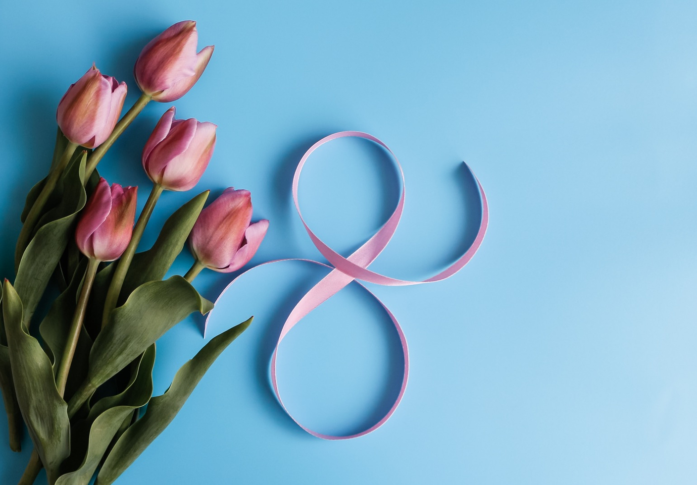 График работы в праздничные дни / Март 2026