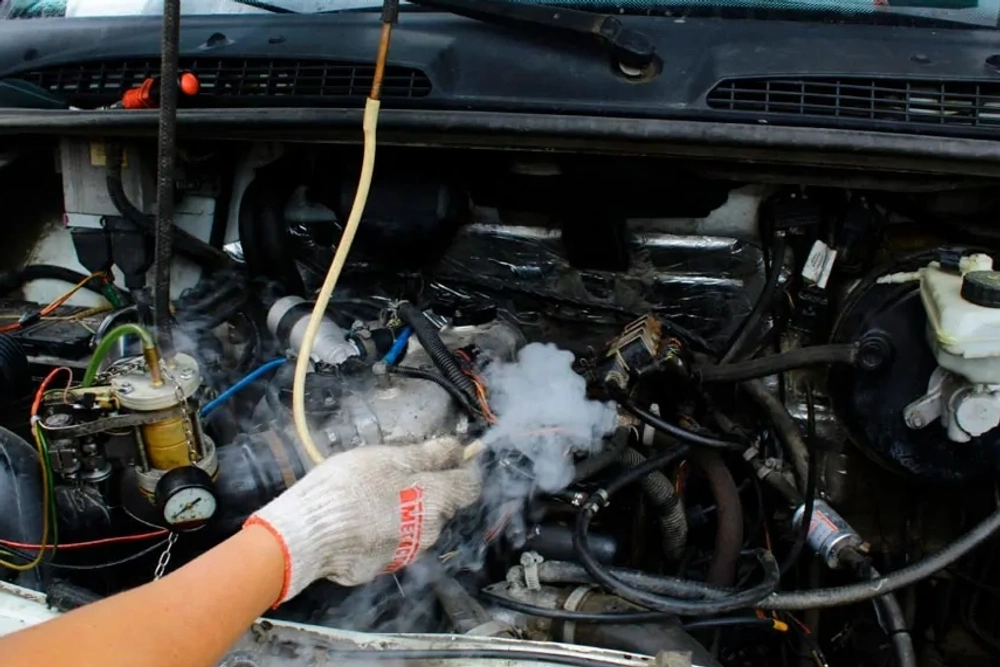 Проверка подсоса и утечек дымогенератором