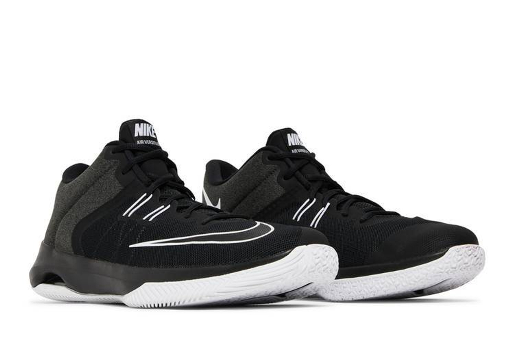 Кроссовки Nike Air Versitile 2
